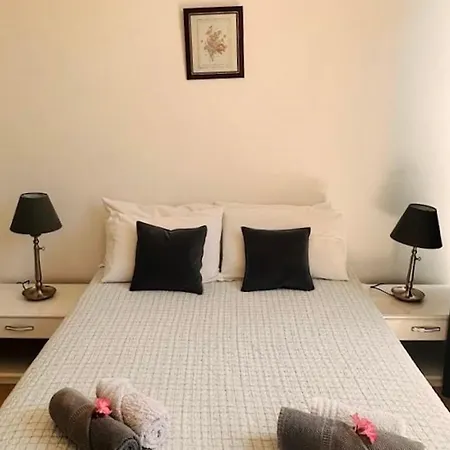 Delphine 4-bedroom In Tranquil Area