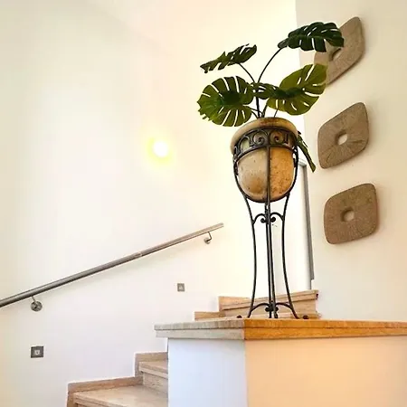 Delphine 4-bedroom In Tranquil Area 빌라 Vavilas