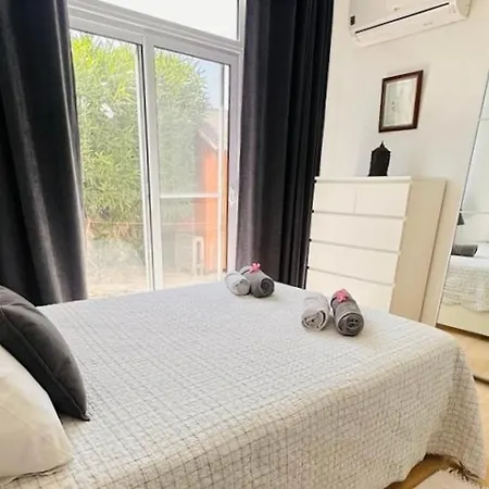 Delphine 4-bedroom In Tranquil Area Vavilas
