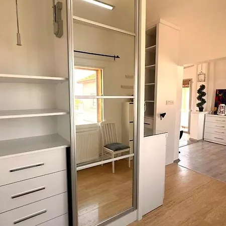 Delphine 4-bedroom In Tranquil Area 빌라 Vavilas