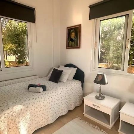 Delphine 4-bedroom In Tranquil Area * Vavilas