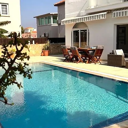 빌라 Delphine 4-bedroom In Tranquil Area